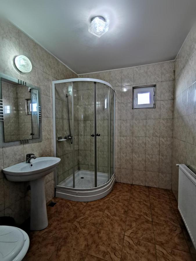 International Recola Motel Băneşti Kültér fotó