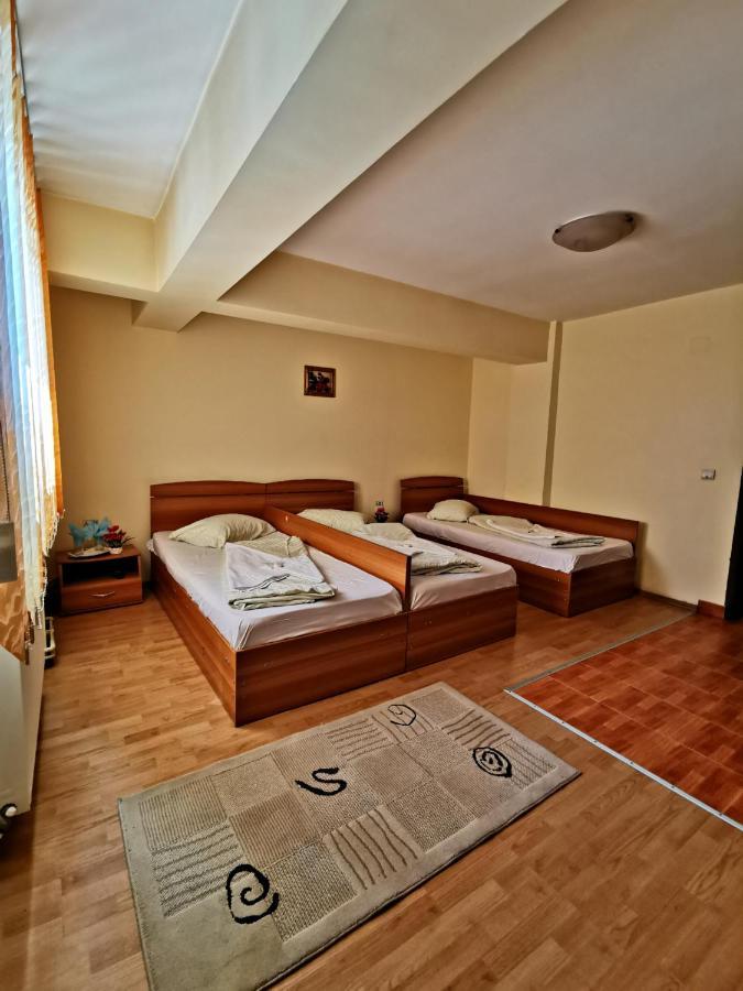 International Recola Motel Băneşti Kültér fotó
