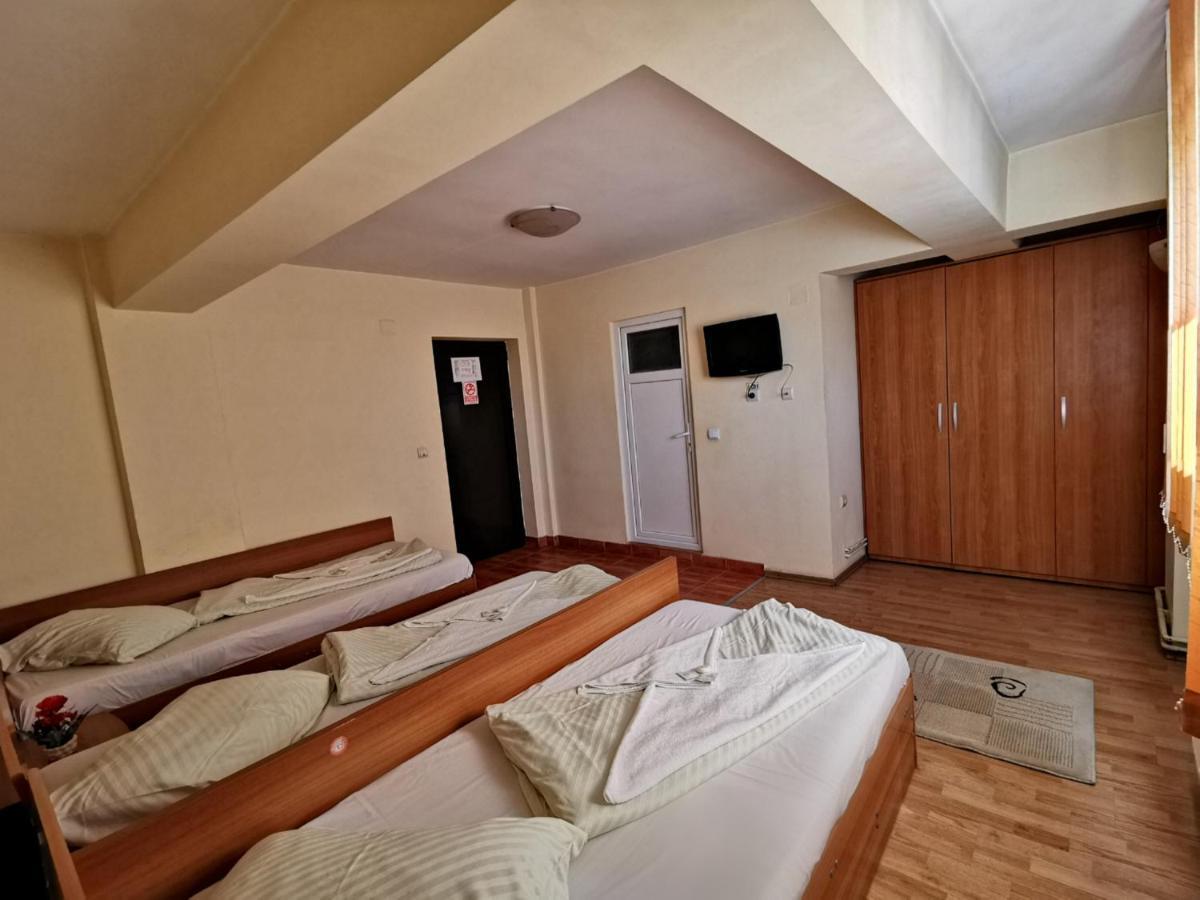 International Recola Motel Băneşti Kültér fotó